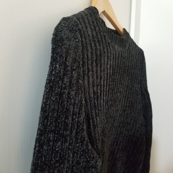 Jachs Girlfriend | New York Black Chenille Sweater Crew Neck High Lo - Picture 6 of 7